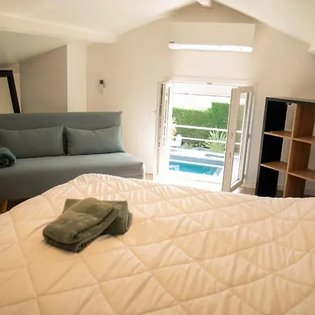 Amonite Avec Climatisation Et Piscine Holiday home Le Chateau-d'Oleron